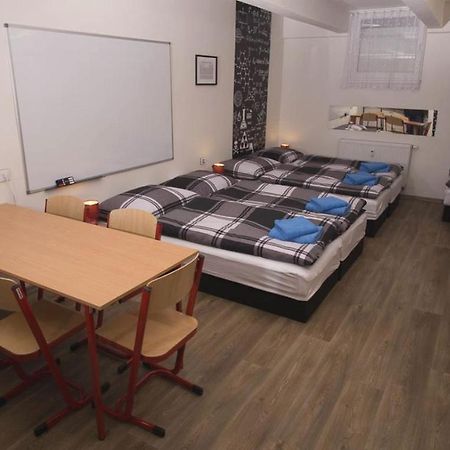 School Apartment - Your Unique Place In Prague By Metro Vysehrad Екстер'єр фото
