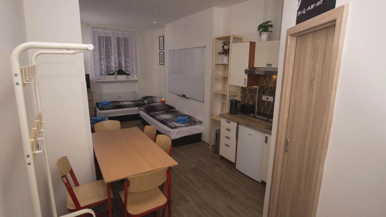 School Apartment - Your Unique Place In Prague By Metro Vysehrad Екстер'єр фото