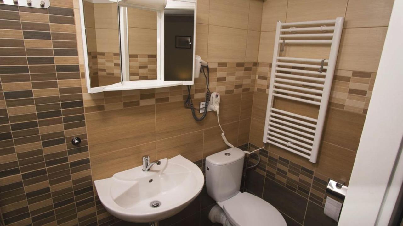School Apartment - Your Unique Place In Prague By Metro Vysehrad Екстер'єр фото